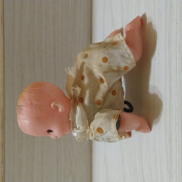 Vintage 1940's Wind Up Crawling Baby Mechanical Doll With Permanent Key - Picture 4 of 5